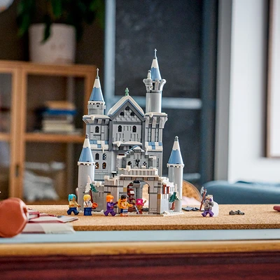Gambar LEGO One Piece Battle At Drum Castle Set 1038 pcs 75645 - Abu-Abu