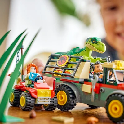 Gambar LEGO Jurassic World Young T-Rex Transport Truck Set 115 pcs 77978 - Mix