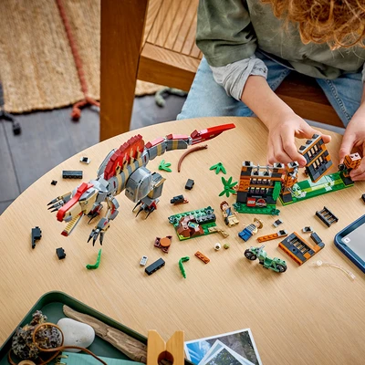 Gambar LEGO Jurassic World Spinosaurus Dinosaur Escape Set 820 pcs 77982 - Mix
