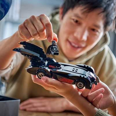 Gambar LEGO DC Batman & Robin Batmobile Set 272 pcs 76333 - Hitam