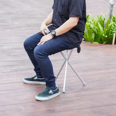 Gambar Galena Tongkat Jalan Dan Duduk Manula  Fs940L