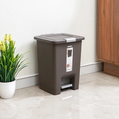 Gambar Krisbow Tempat Sampah Pedal Plastik 10 Liter - Cokelat