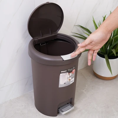 Gambar Krisbow Tempat Sampah Pedal Plastik Round 10 Liter - Cokelat Tua