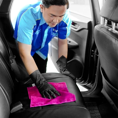 Gambar Jasa Pembersihan Jok Mobil Kulit 7 Dudukan Clean & Care