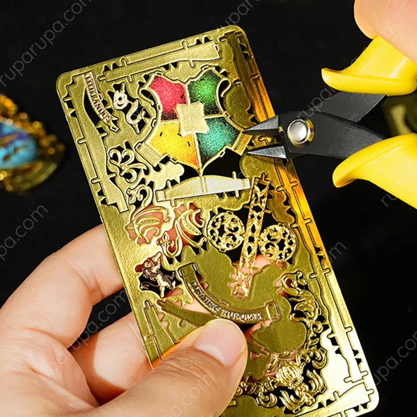 Harry Potter レア 貴重 GOLD ゴールド 置物 puzzle Jual Toi Harry Potter Puzzle 3 D Gryffindor Metal 10173 Gold