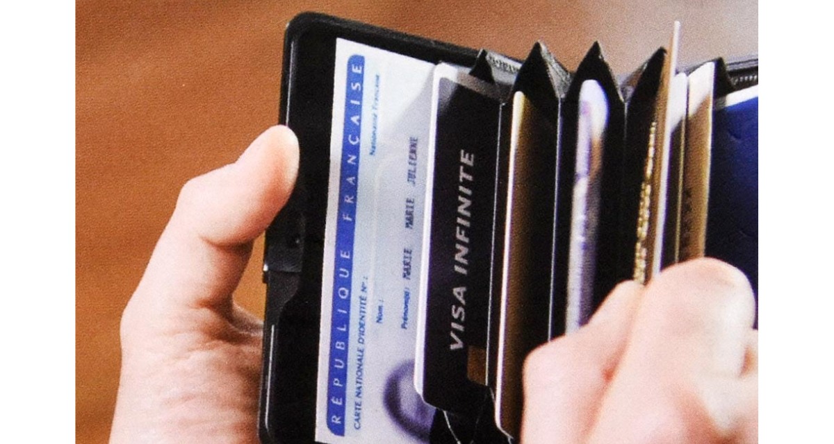 dompet kartu