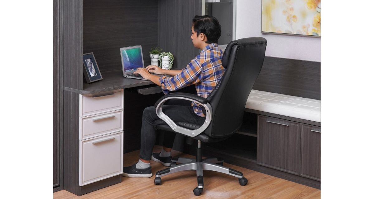 body-desktop-posisi-duduk