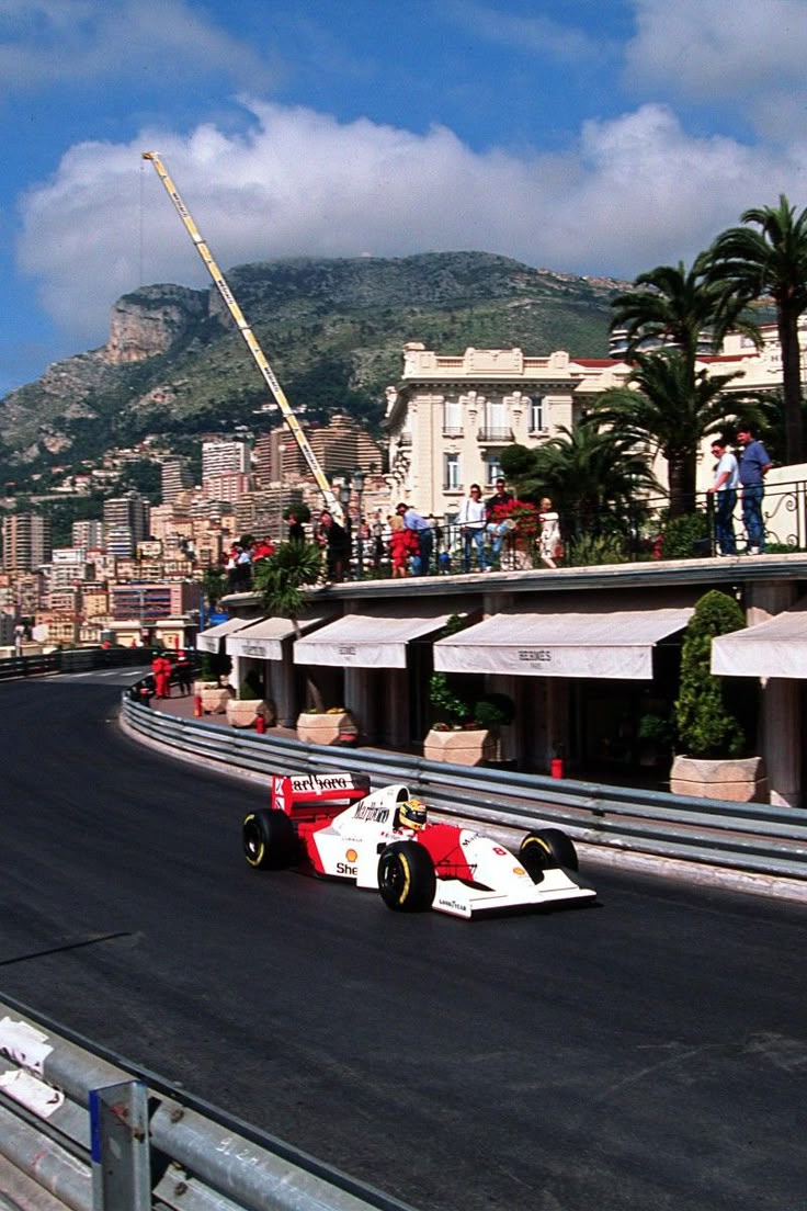 IMAGE_TAHU_Ayrton-Senna-in-his-Mclaren-in-Monaco,-1993_1750412078