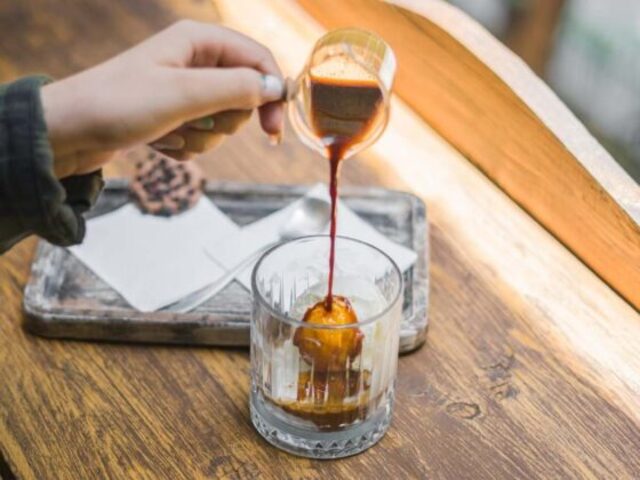 IMAGE_TAHU_jenis-minuman-kopi-affogato-560x420_1744690861