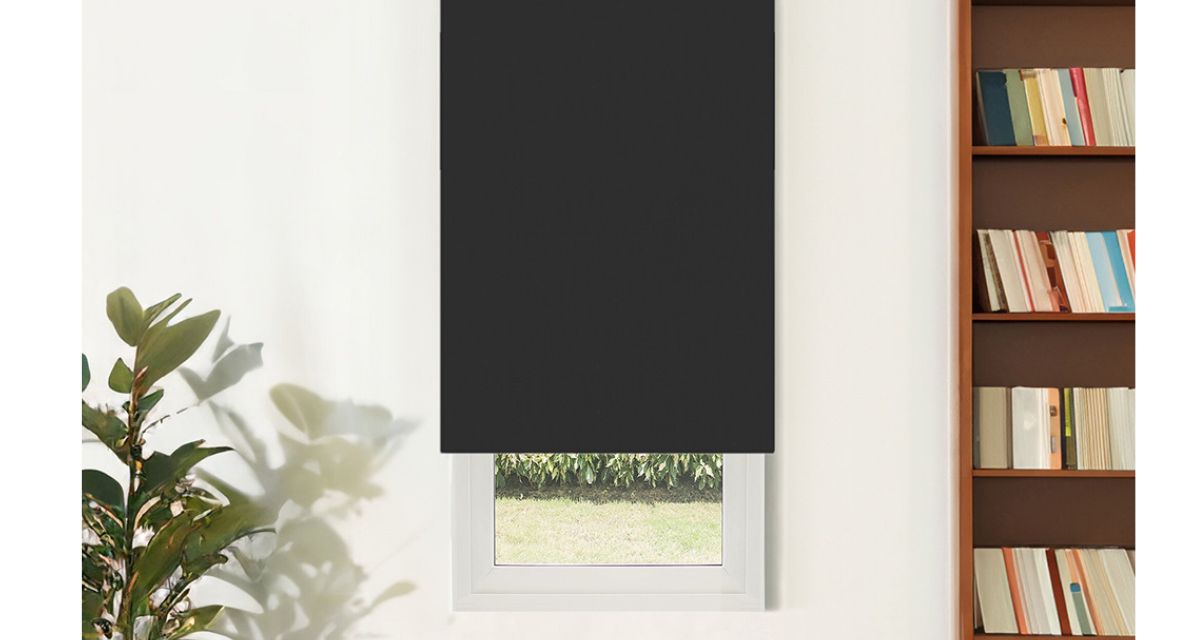 body-image-desktop-roller-blind-hitam